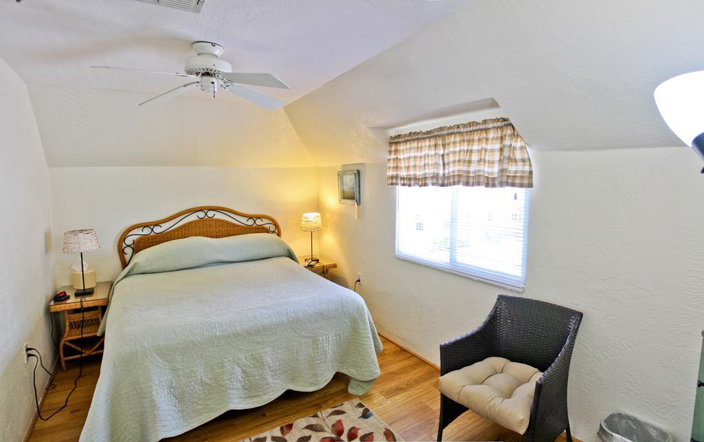 Night Swan Intracoastal Bed & Breakfast Ню Смирна Бийч Екстериор снимка