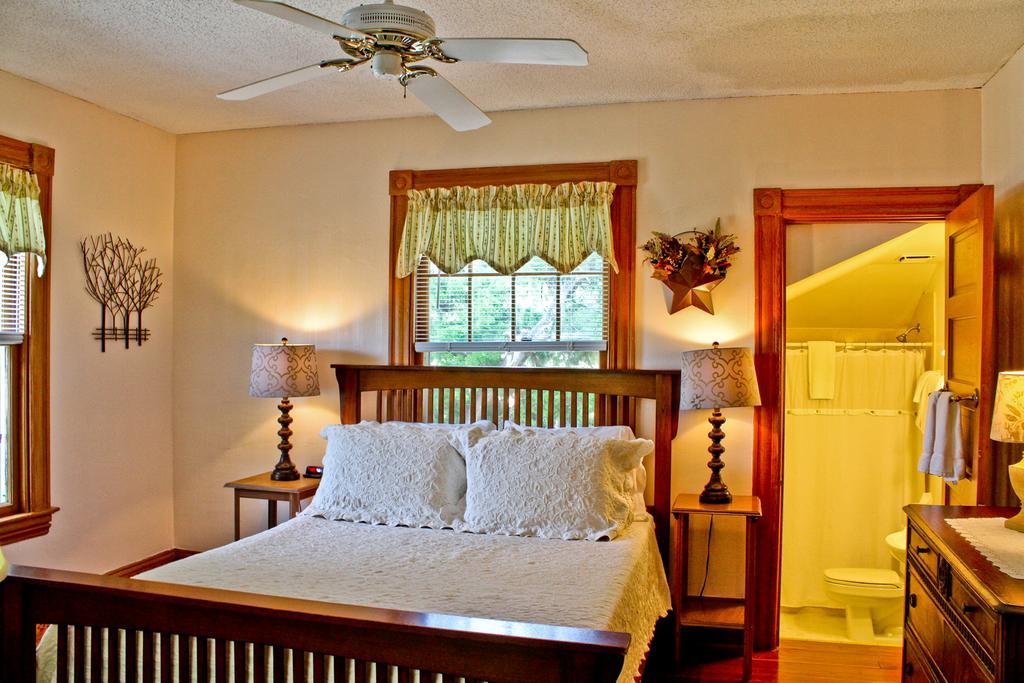 Night Swan Intracoastal Bed & Breakfast Ню Смирна Бийч Екстериор снимка