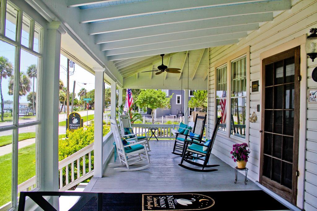 Night Swan Intracoastal Bed & Breakfast Ню Смирна Бийч Екстериор снимка