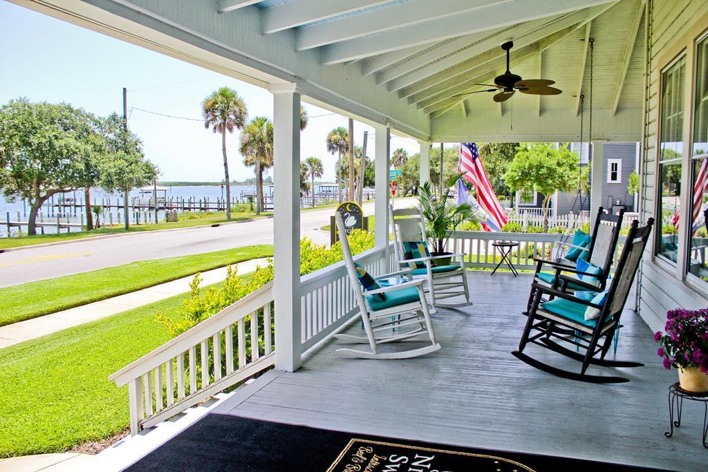 Night Swan Intracoastal Bed & Breakfast Ню Смирна Бийч Екстериор снимка