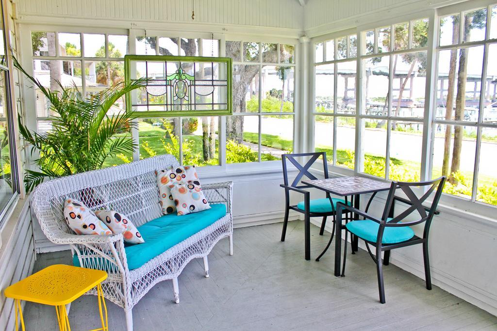 Night Swan Intracoastal Bed & Breakfast Ню Смирна Бийч Екстериор снимка