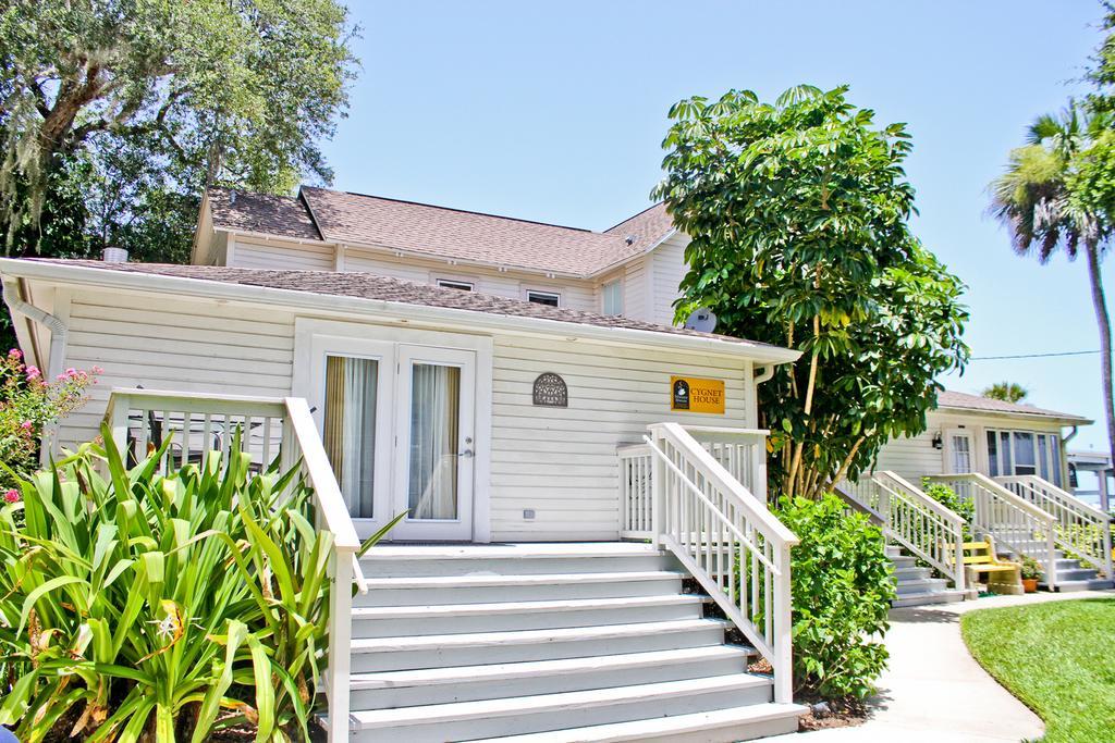 Night Swan Intracoastal Bed & Breakfast Ню Смирна Бийч Екстериор снимка