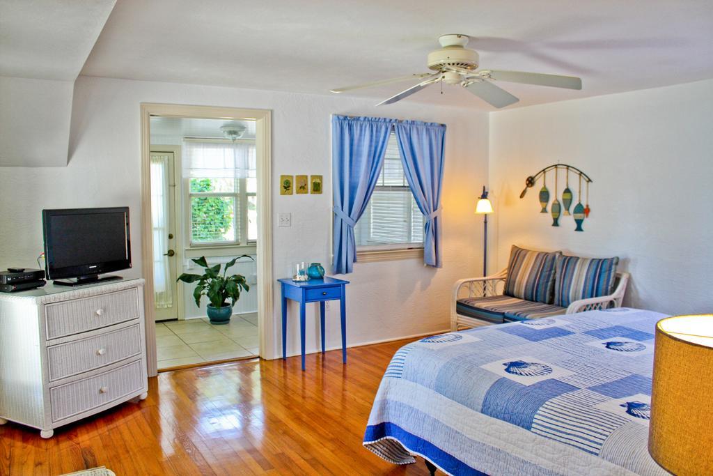 Night Swan Intracoastal Bed & Breakfast Ню Смирна Бийч Екстериор снимка
