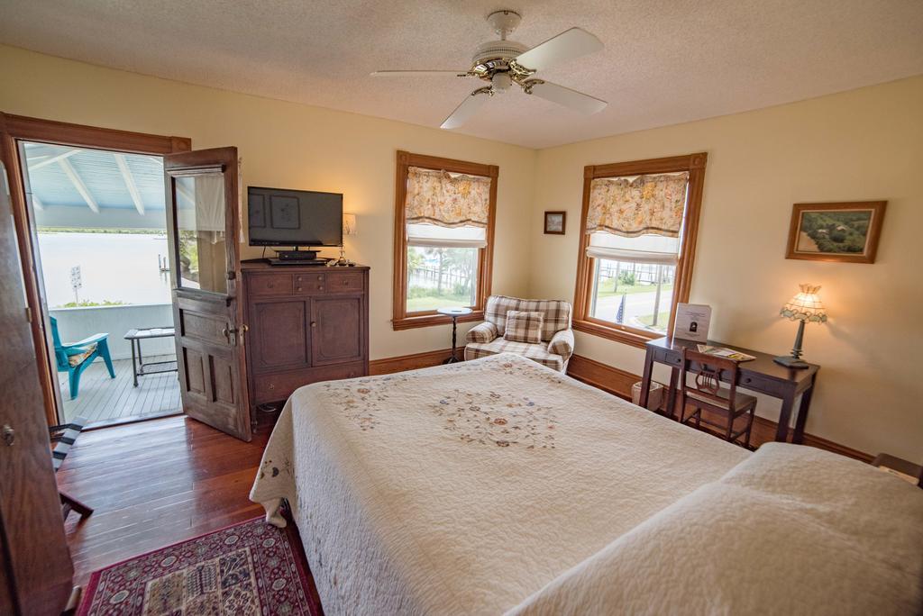 Night Swan Intracoastal Bed & Breakfast Ню Смирна Бийч Екстериор снимка
