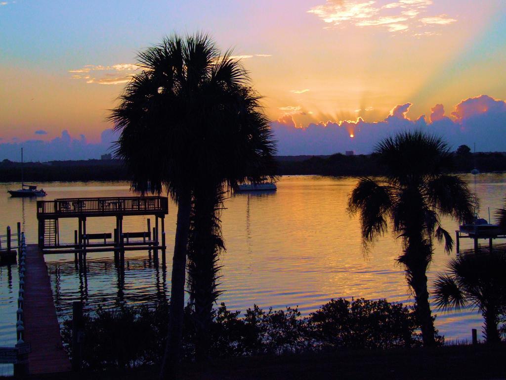 Night Swan Intracoastal Bed & Breakfast Ню Смирна Бийч Екстериор снимка
